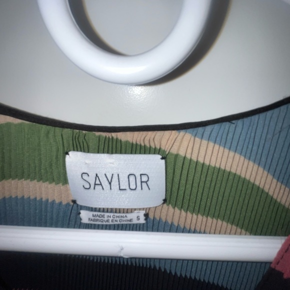 Saylor women’s pleated dress - Picture 2 of 3